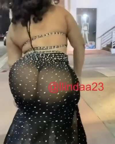 Beautiful Bubble Booty Walking