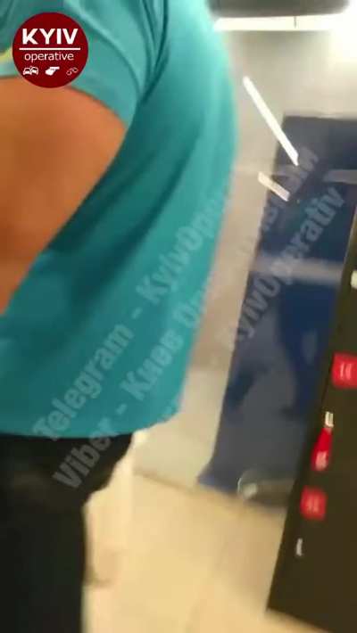 Anti-maskers arguing with a security guard got punished by a monster passerby
