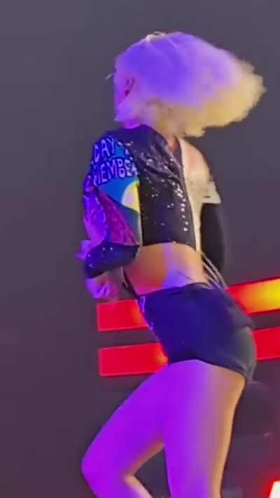 TWICE - Momo