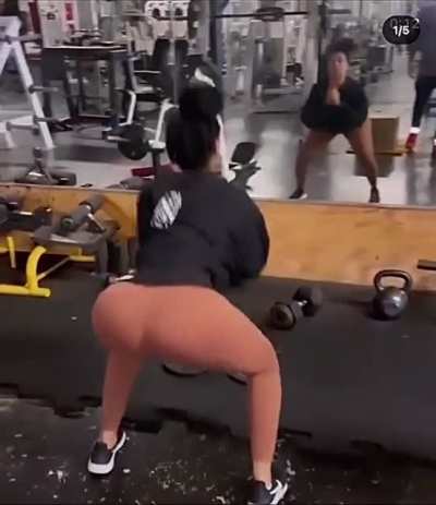 🍑🍑