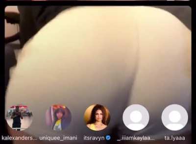 on live shaking ass