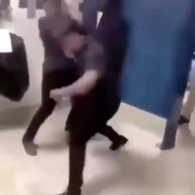 Majima appearing in a normal fight be like