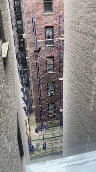 It&rsquo;s not THAT far to the ground...