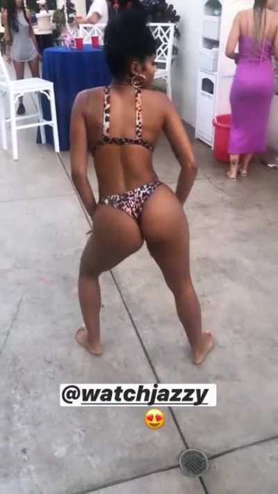 Dam her body is perfect