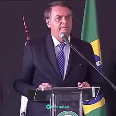 Momento cringe: Bolsonaro criticando Moro para uma plateia de Policiais Federais: &ldquo;Ministro da Justi&ccedil;a Andr&eacute; Mendon&ccedil;a. Me desculpem, muito, mas muito melhor do que o que nos deixou h&aacute; pouco tempo&rdquo; Ele ent&atilde;o faz uma pausa (geralmente feita quando se espera