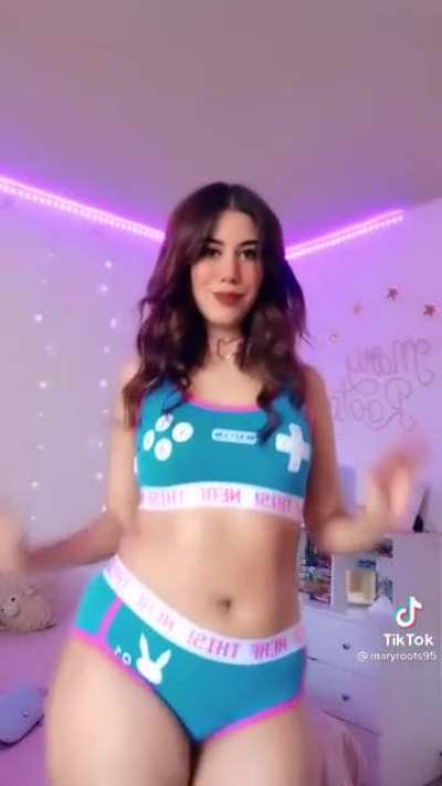 Hot gamer girl