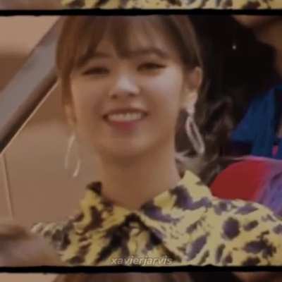 Jeongyeon's smile is too sweet uugghhh💕💕💕