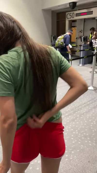 Making more airport content next week! Be sure to join fansl<wbr>y.com<wbr>/Lill<wbr>yVig to see it (link in comments)