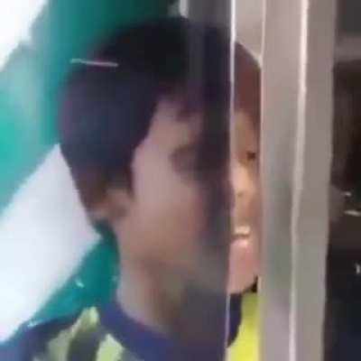 :v