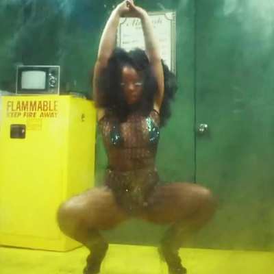 Chloe Bailey Ass Dance 🥵