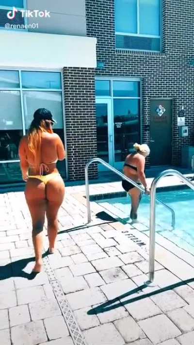 Double cheeked up