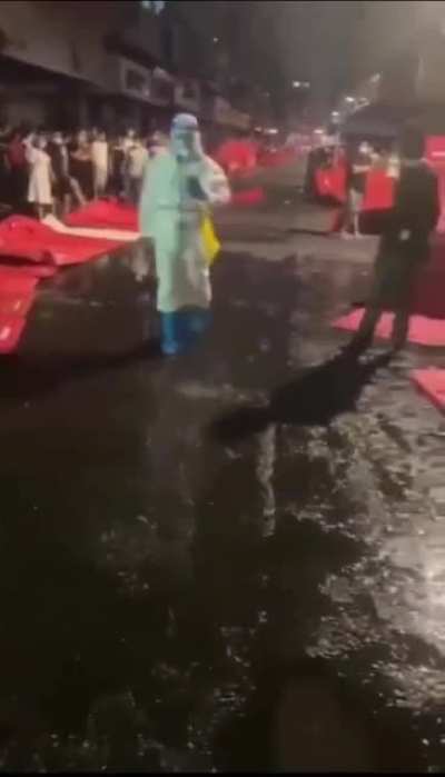 From /r/FragrantHarbour. Somebody calls this a "rebellion". Looks like it, but is it just a noisy night of frustration? How likely is it that others across China will know this happened?