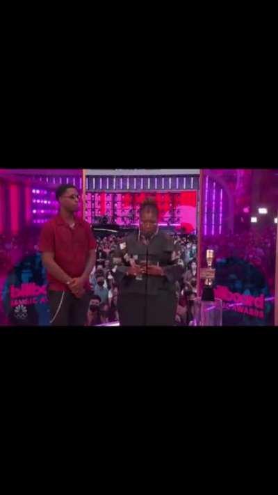 Pop Smoke‘s mother accept his bbmas award