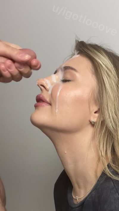 Taking that huge load right to her face