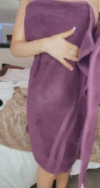 Titties or ass ? 🙈