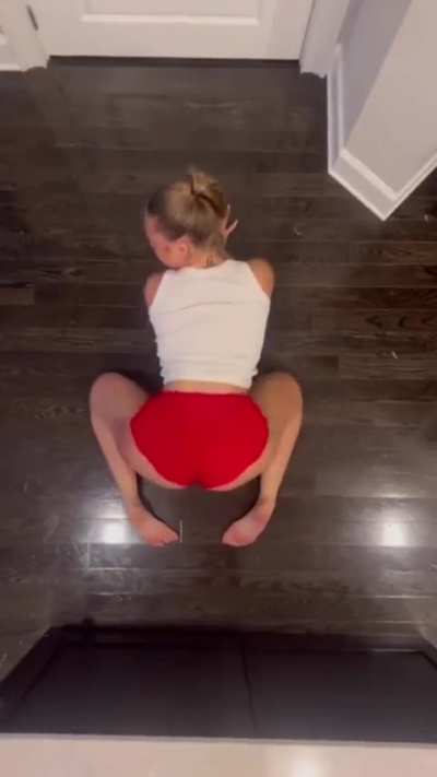 Latto Slow-Mo Twerk