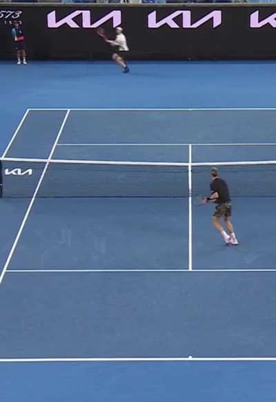 Andy Murray scores a exceptional point