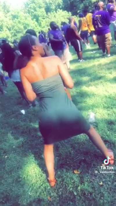 dat lil shit moving
