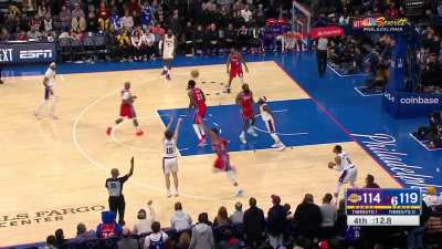 [Highlight] Lakers pressure Sixers into turnover and Reaves hits three to cut down the lead to 2