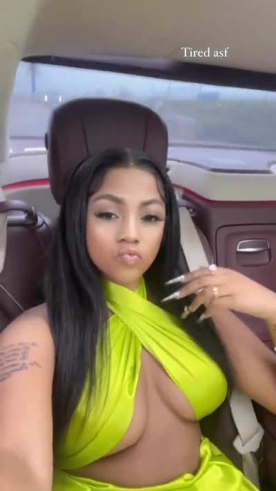 Backseat hottie