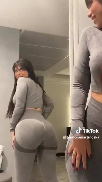 👀