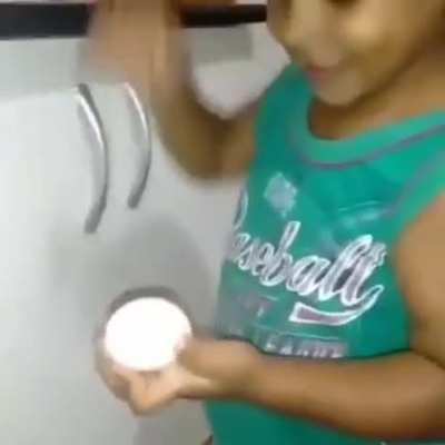 Kkk tadinho. 😭