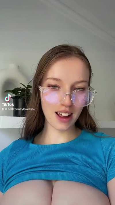 @bellahoney43