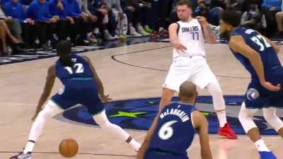 Luka Doncic Nutmeg Dime