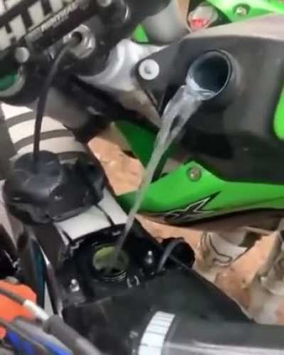 Running out of gas , Don't Worry ! What a great teamwork!