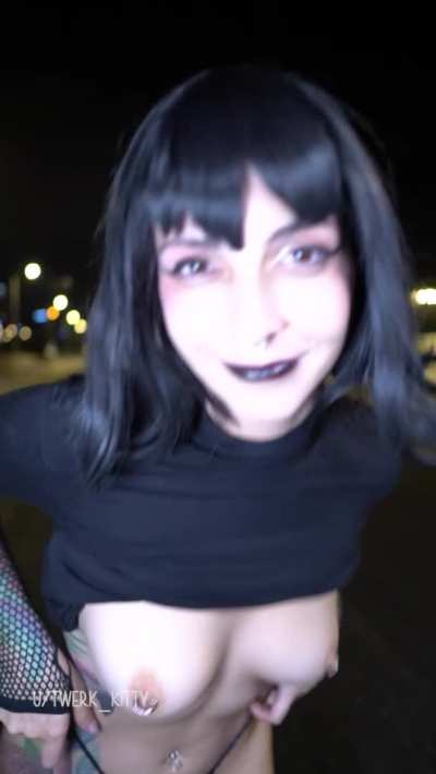 Mavis Dracula (Twerk Kitty) [Hotel Transylvania]