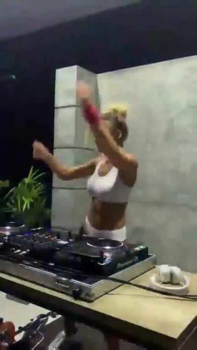 DJ Nat