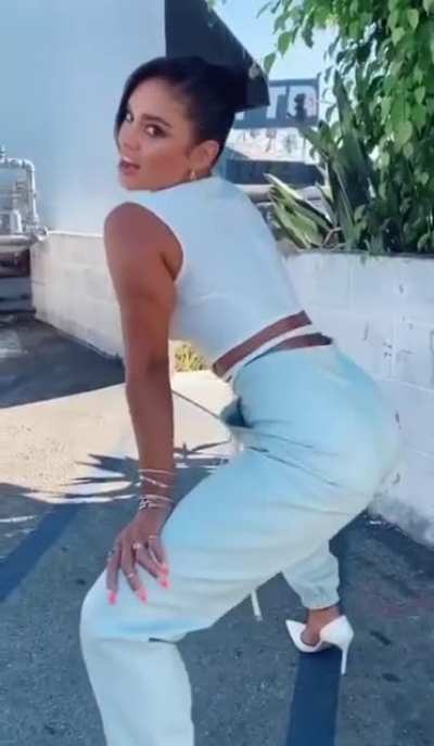 Vanessa hudgens