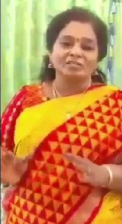 5 time MP &amp;amp; MLA election loser attempting her 6th try again as BJP candidate for Chennai South - Tamilisai Soundararajan seen here telling a very interesting fable😂. Try not to laugh 🤦&zwj;♂️ and say what you think the moral of her story! Wrong answers on