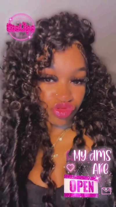 💋