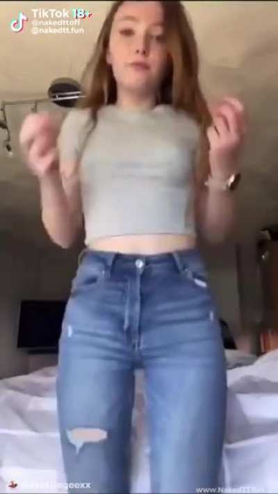 Nice girl 🤤 💃LittleGee