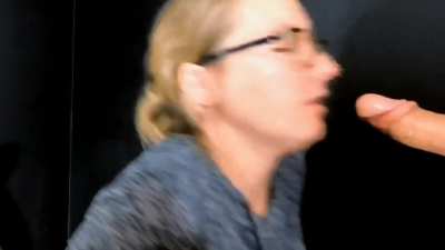 Premature cumshot from a BJ. Nails her in the face