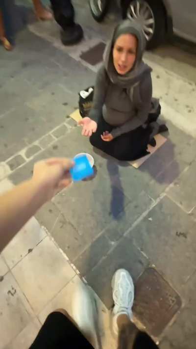 Alabileceği en g&uuml;zel bağışı aldı niye kudurdu anlamadım