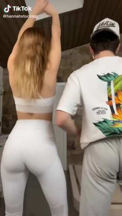 Hannah&rsquo;s tight butt 🍑