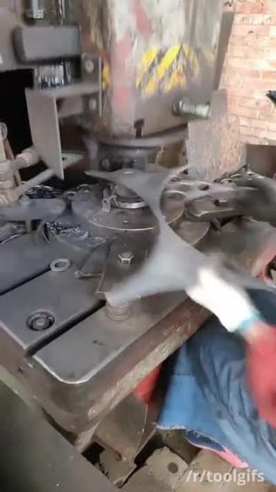 Scrap metal placement master