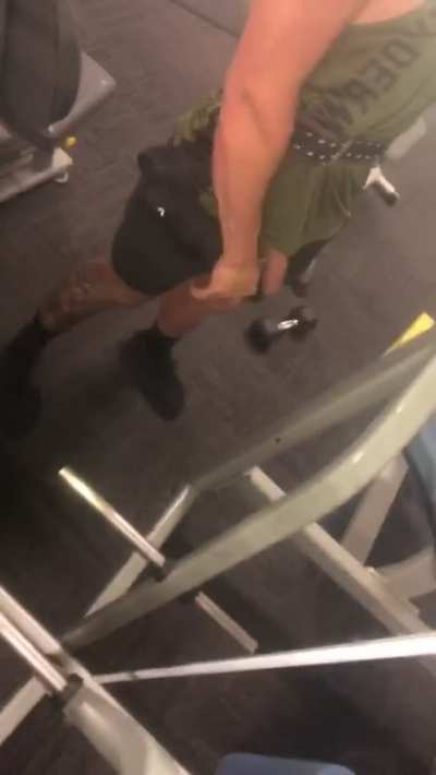 It&rsquo;s a struggle trying to not get hard while working out (m) 24