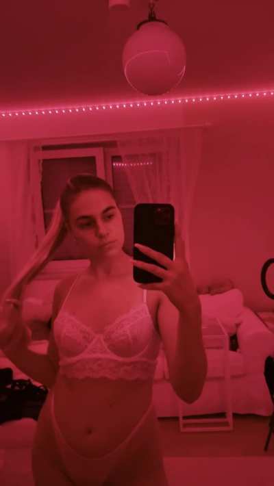 I had really a bad day :( if there is someone who would like to talk just hit me up 🥺