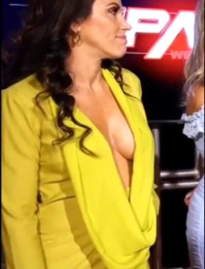 Mickie James 