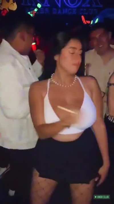 movi&eacute;ndolas en la calle y en sus lives y sus tik toks no quiere ni saltar