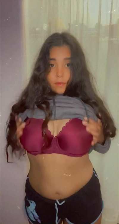 I&rsquo;m always wearing baggy clothes in public, do you like what&rsquo;s underneath? 🙈💞 would you still smash or pass? 😳