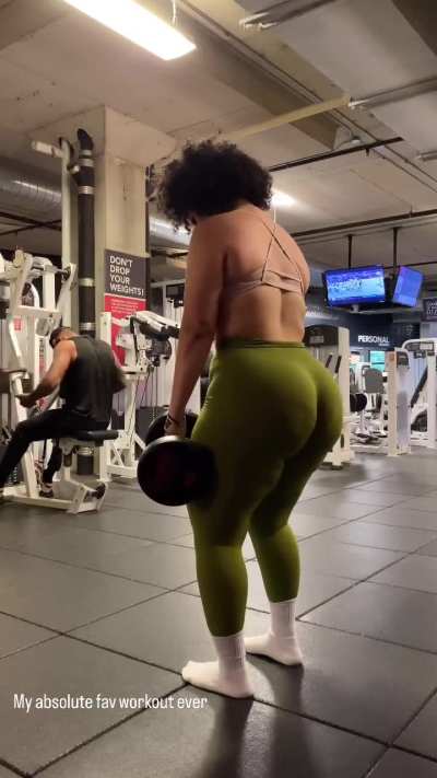 More asssss