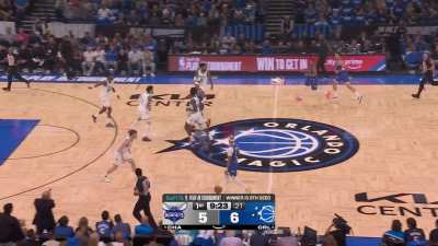 [Highlight] Paolo Banchero gets the block on defense, and Jalen Suggs gets the mid-range jumper to fall on offense to give Orlando an early lead.