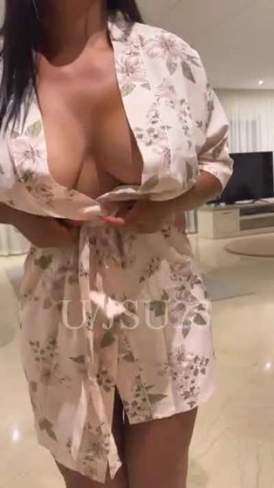 40yo mom, raise your hand if you’d fuck me