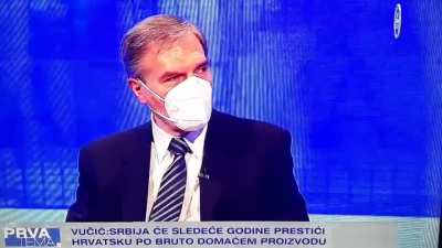 Vučko se &ldquo;zaledio&rdquo; kada je napokon shvatio da imamo veći BDP unatoč manjem broju stanovni&scaron;tva. Treba ga malo &ldquo;resetovat&rdquo; na tvorničke.