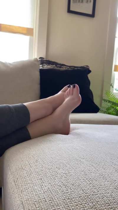 let&rsquo;s get cozy &amp;amp; play video games 