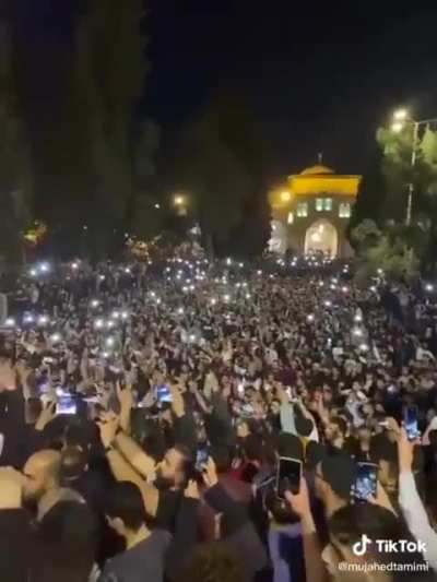 Palestinians swear with their oath cheer : "I swear by Almighty Allah that I will protect the blessed Al-Aqsa Mosque"